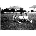 Casermette di Borgo San Paolo, Torino, 1947. Gruppo di giovani profughi